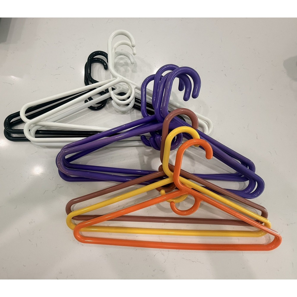 Ultra Heavy Duty Plastic Clothes Hangers LOT OF 12 Strong Durable Coat & Suit